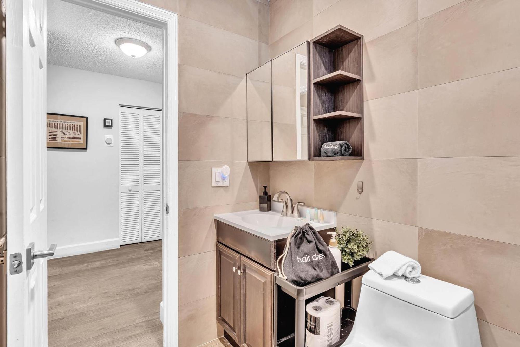 Estelo'S Place - Modern Townhouse With King Bed, Only 5 Min From The Airport! Miami Exterior foto